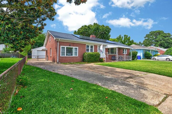 Property Photo: 2708 Heutte Dr VA 23518