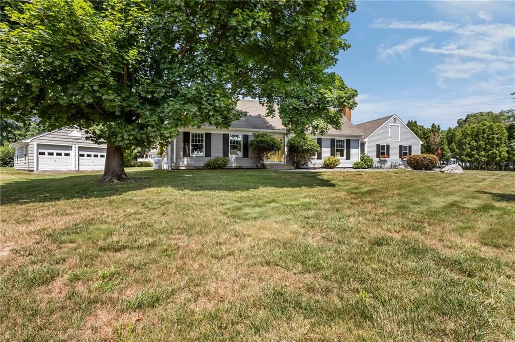 Property Photo:  11 Stonegate Road  RI 02885 