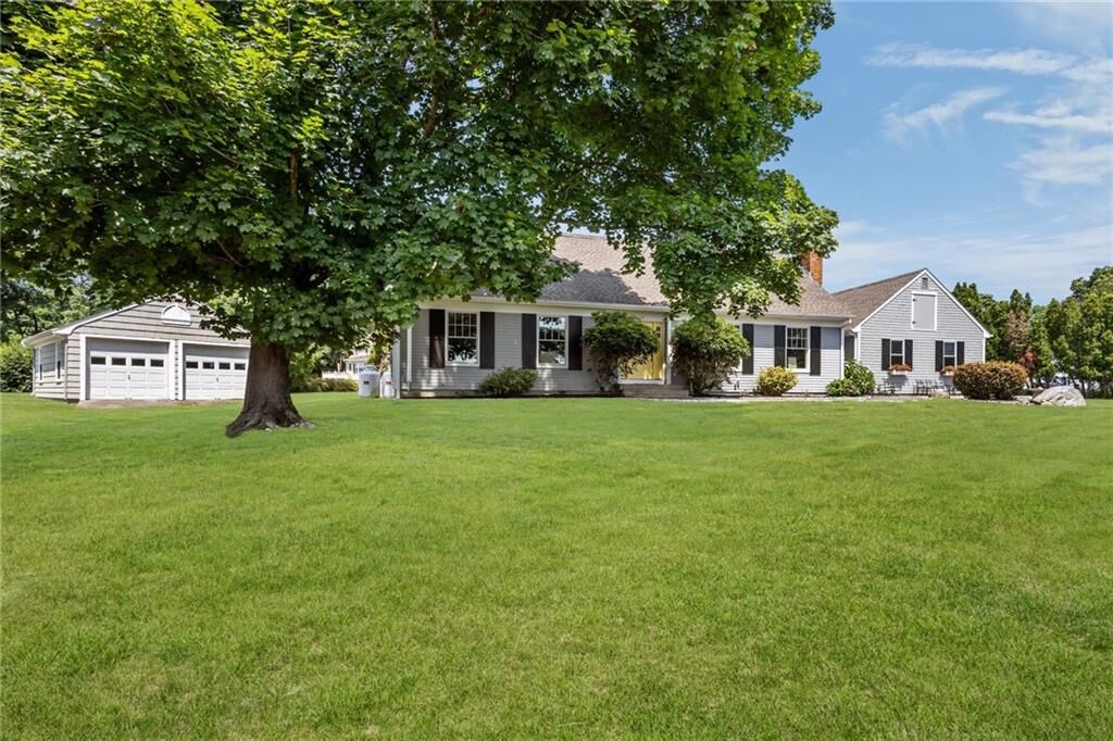 Property Photo:  11 Stonegate Road  RI 02885 