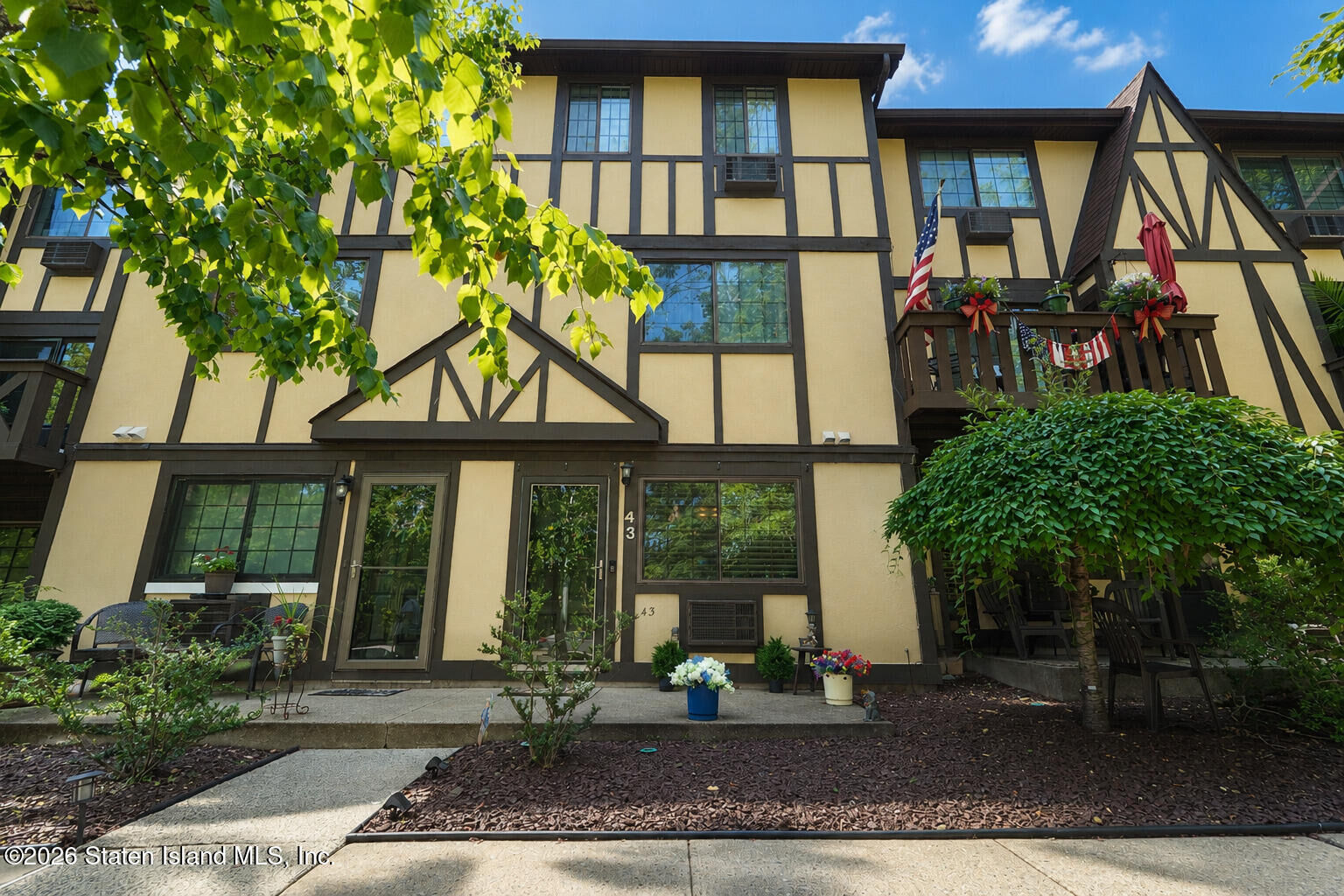 Property Photo: 43 Devon Loop NY 10314
