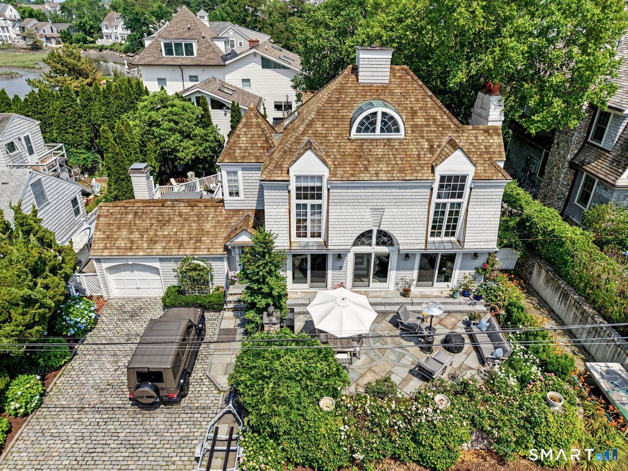 Property Photo: 32 Nearwater Road CT 06853