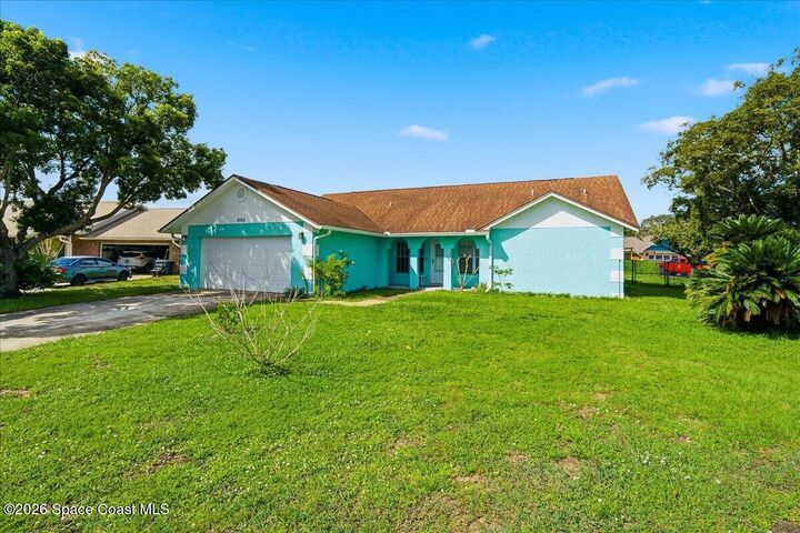 Property Photo:  2055 Cathy Circle  FL 32780 
