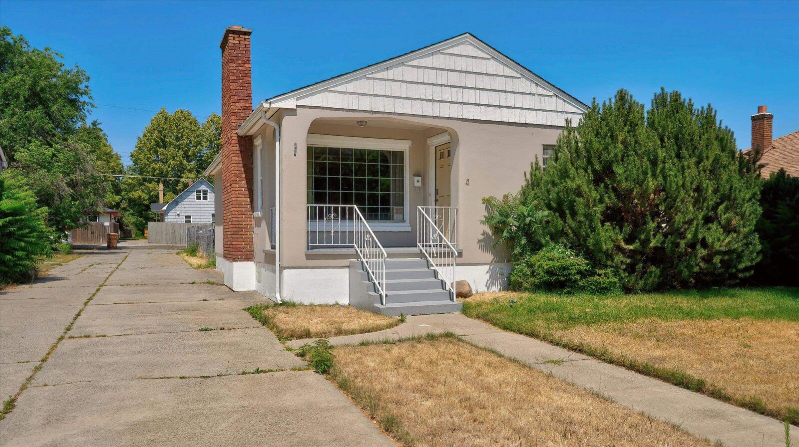 Property Photo:  1217 E Mission Ave  WA 99202 