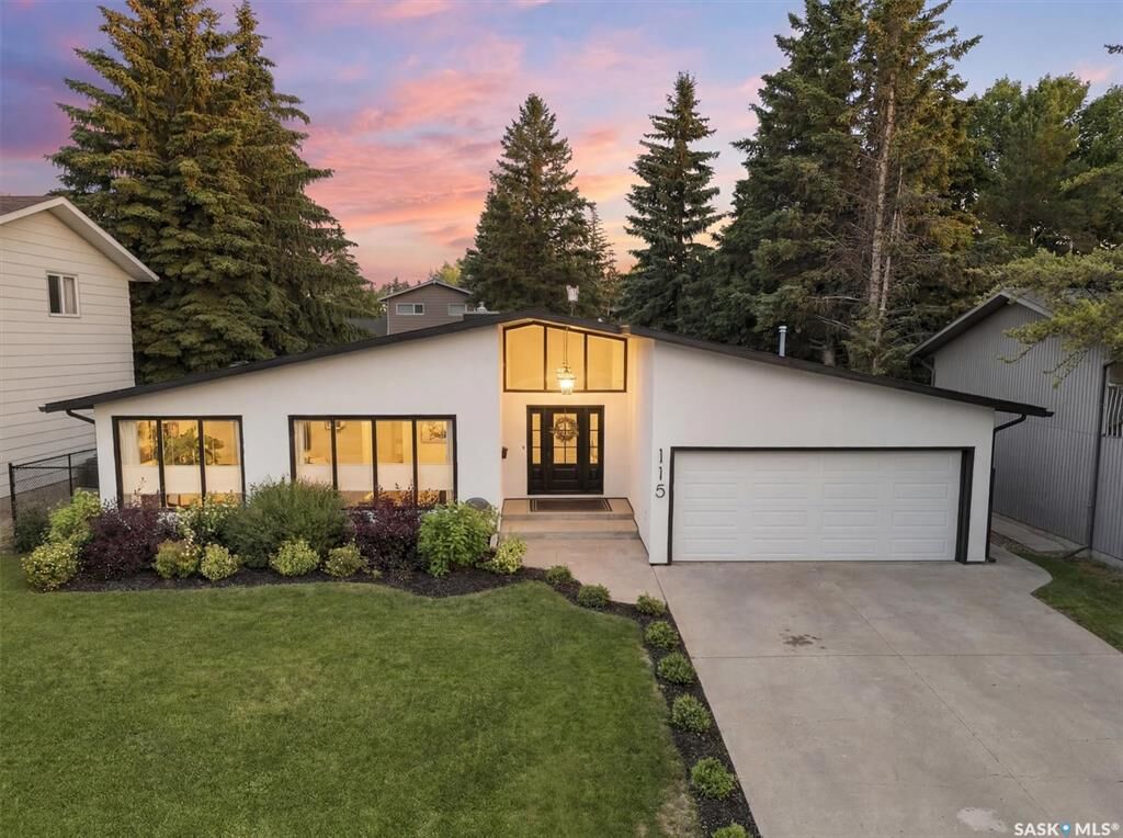 Property Photo:  115 Whiteswan Drive  SK S7K 4M5 
