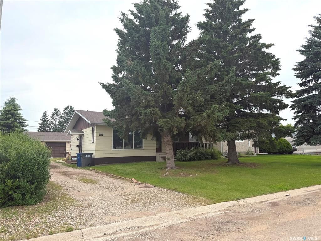 Property Photo:  122 Dianne Street  SK S0G 0C0 