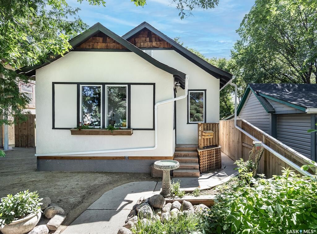 Photo de la propriété:  406 J Avenue S  SK S7M 2A6 