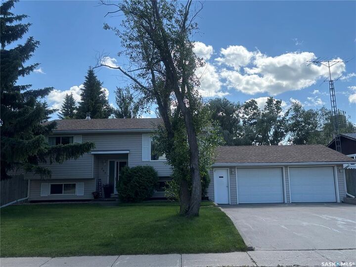 Property Photo: 203 Caskey Drive SK S0E 1A0