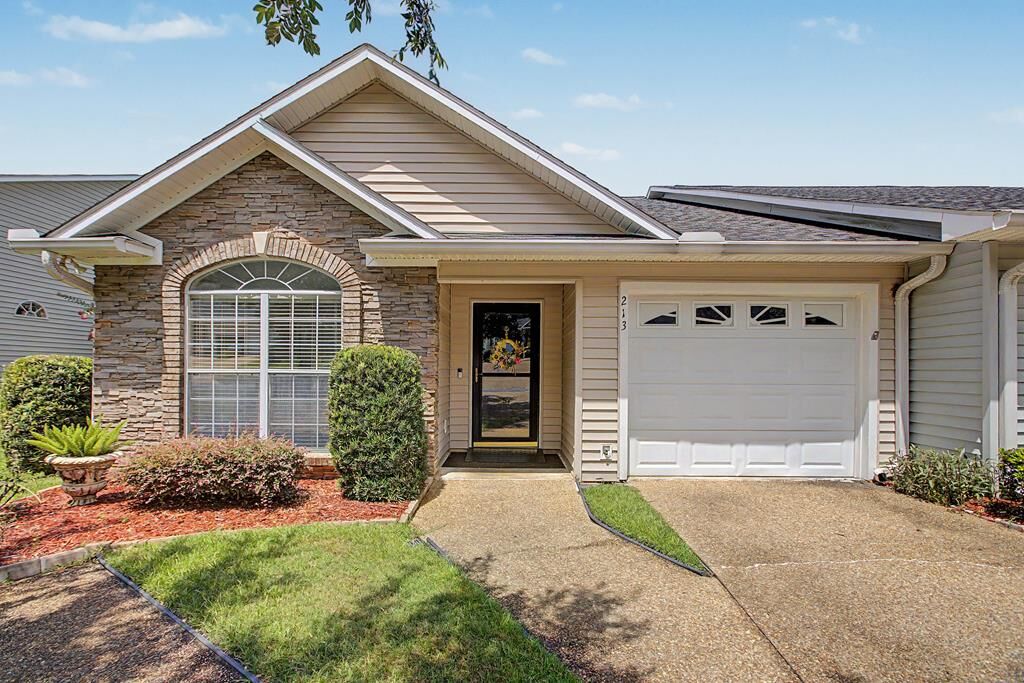 Property Photo:  213 Huntington Pointe  GA 31757 