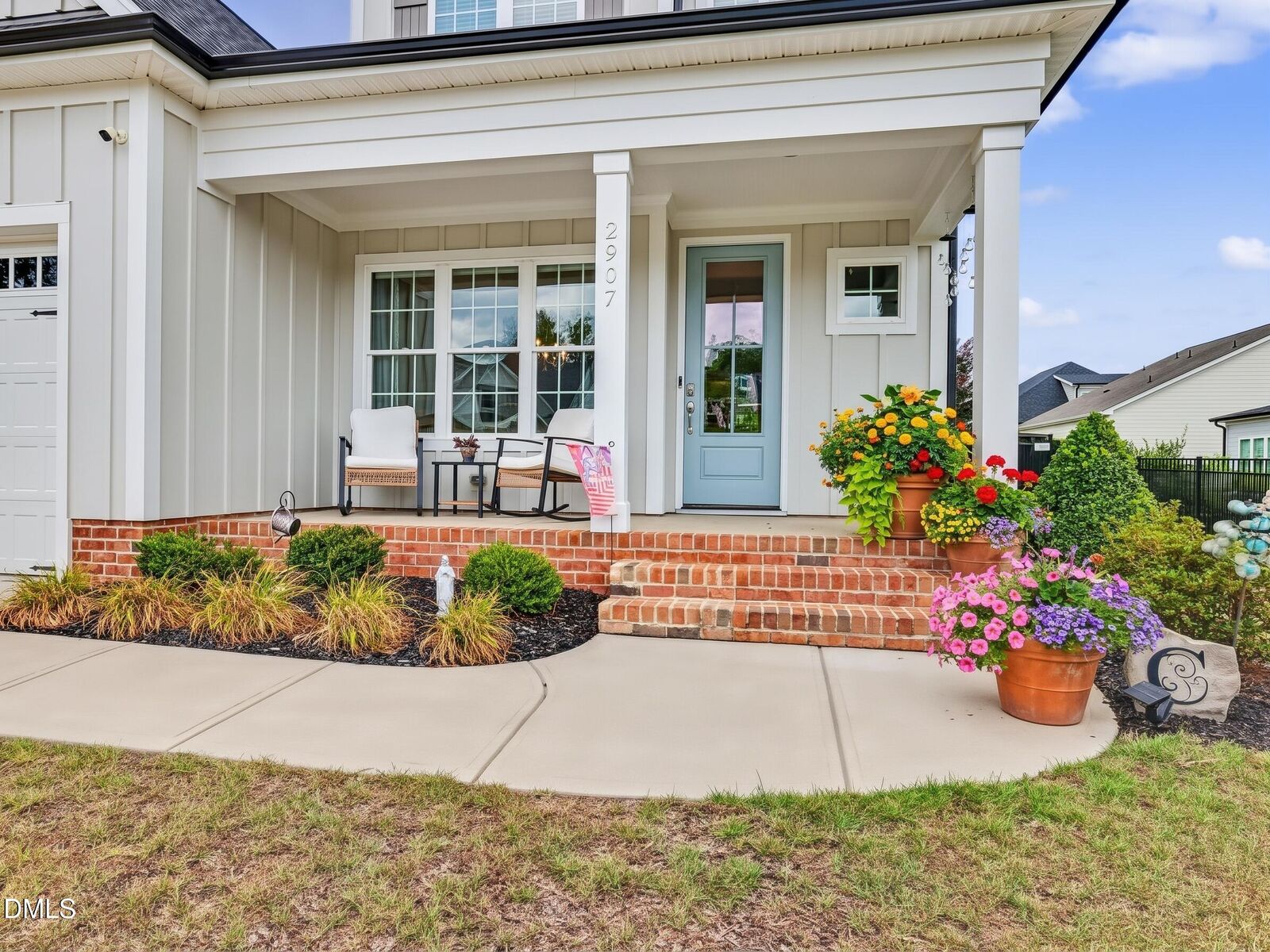Property Photo: 2907 Meadow Bluffs Way NC 27526