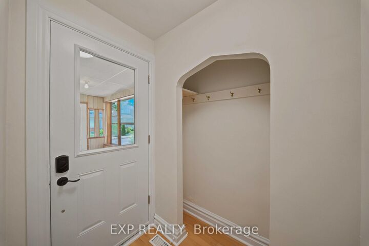 Property Photo:  452 Sunnyside Avenue  ON K1S 0S9 