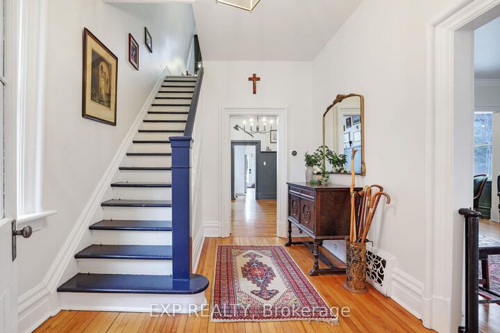 Property Photo:  128 Renfrew Avenue E  ON K7V 2W9 