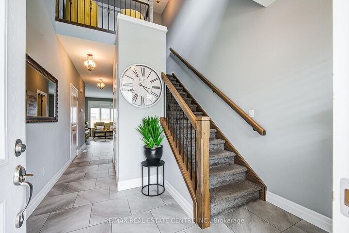 Property Photo: 943 Downing Drive N ON N4T 0E1