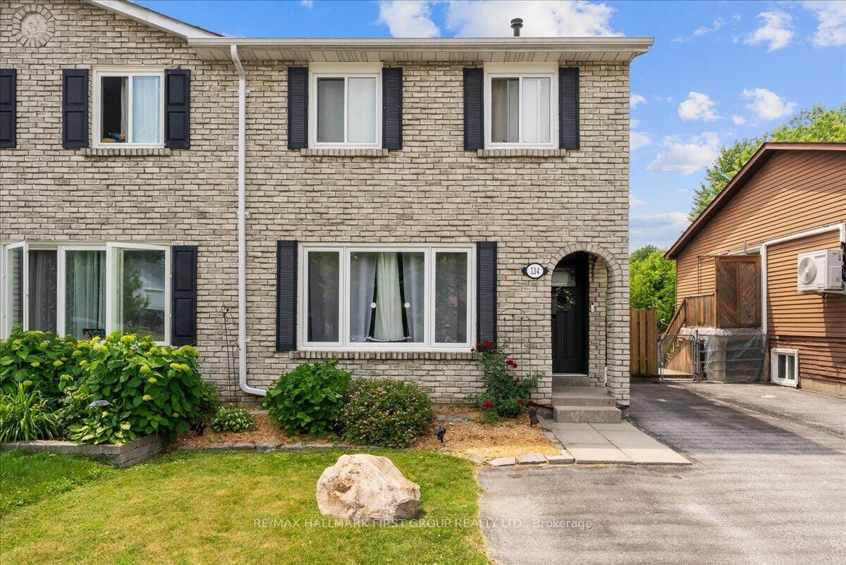 Property Photo:  134 Londonderry Street  ON L1J 6Z3 