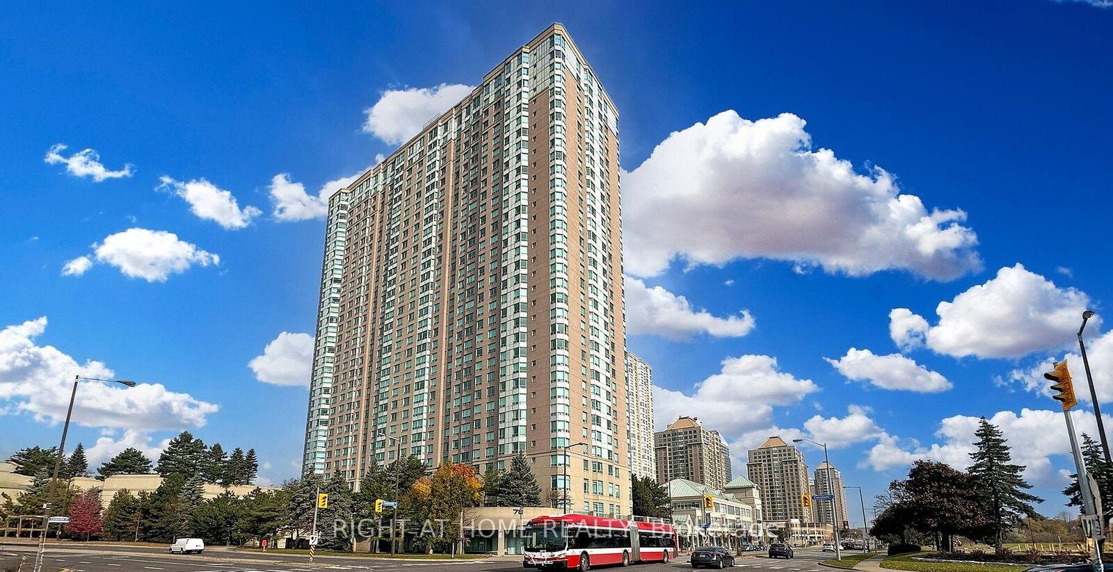 Property Photo:  68 Corporate Drive 1229  ON M1H 3H3 