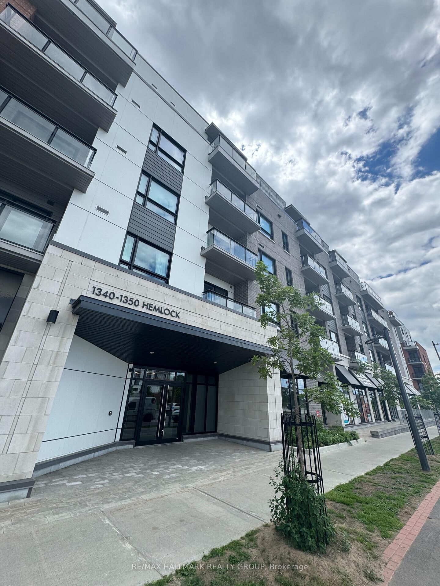 Property Photo:  1350 Hemlock Road 412  ON K1K 5C2 