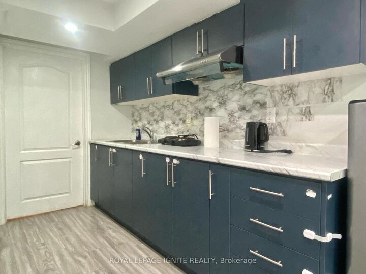 Property Photo:  15 Sugarcane Avenue Unit B (Bsmt)  ON L6R 3C8 