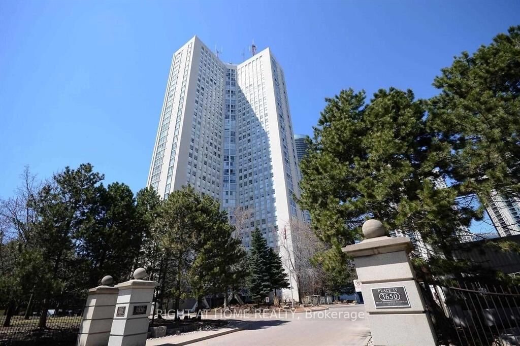 Property Photo:  3650 Kaneff Crescent 3202  ON L5A 4A1 