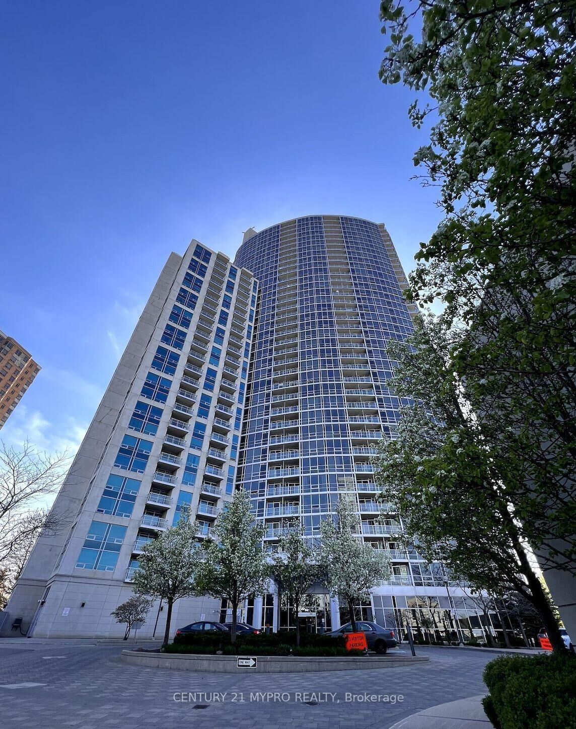 Property Photo:  83 Borough Drive 1811  ON M1P 5E4 