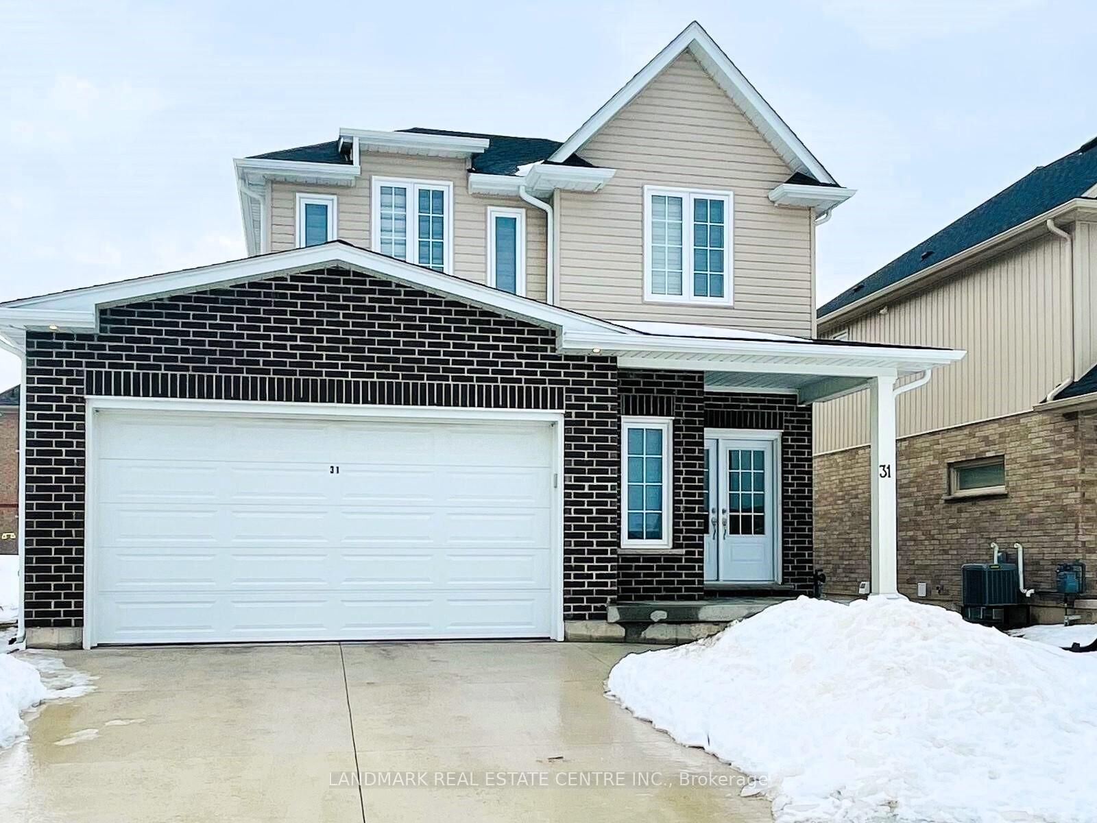 Property Photo: 31 Autumn Avenue ON L2V 0B8