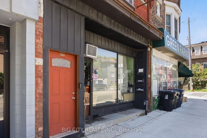 Property Photo:  1362 Bathurst Street Upper  ON M5R 3H7 