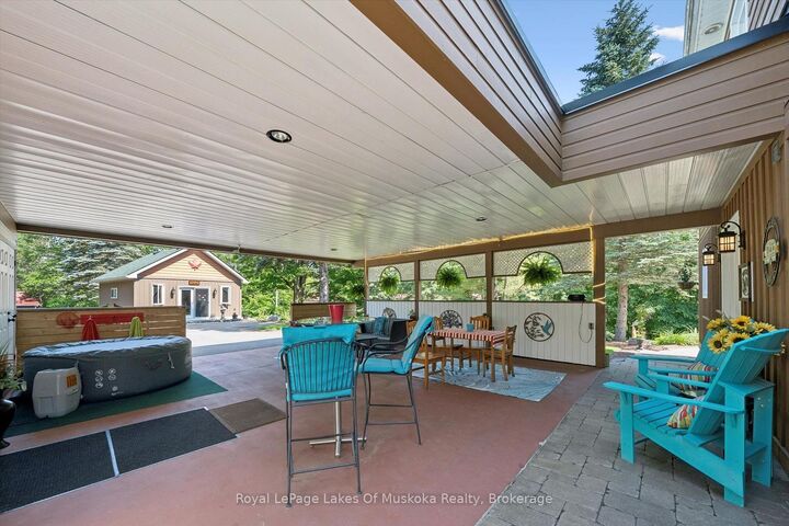 1012 Grey Street — photo 1