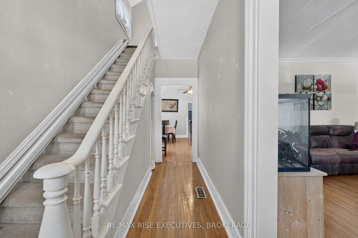 Property Photo: 186 Bridge Street W ON K7R 2E4