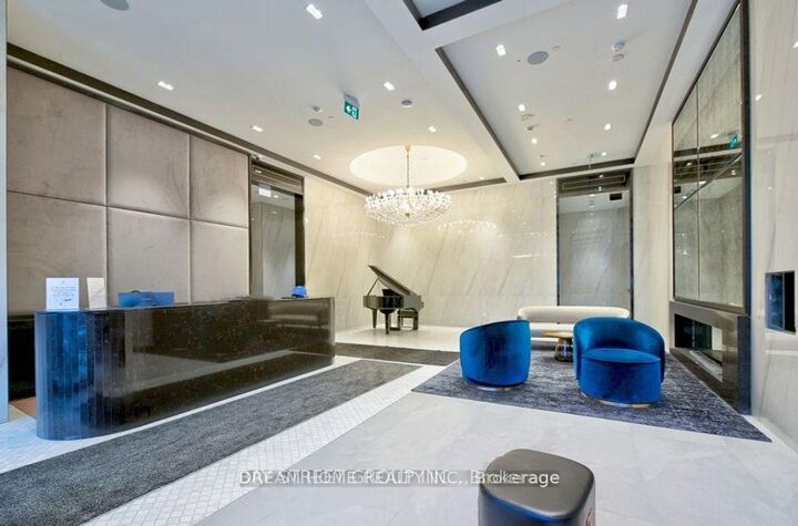 Property Photo:  8 Wellesley Street W 2209  ON M4Y 0J5 