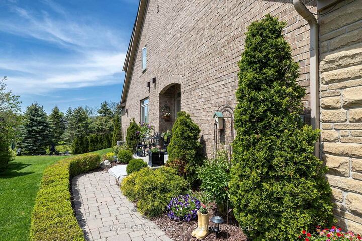 Property Photo: 129 Millview Court ON N0B 2K0