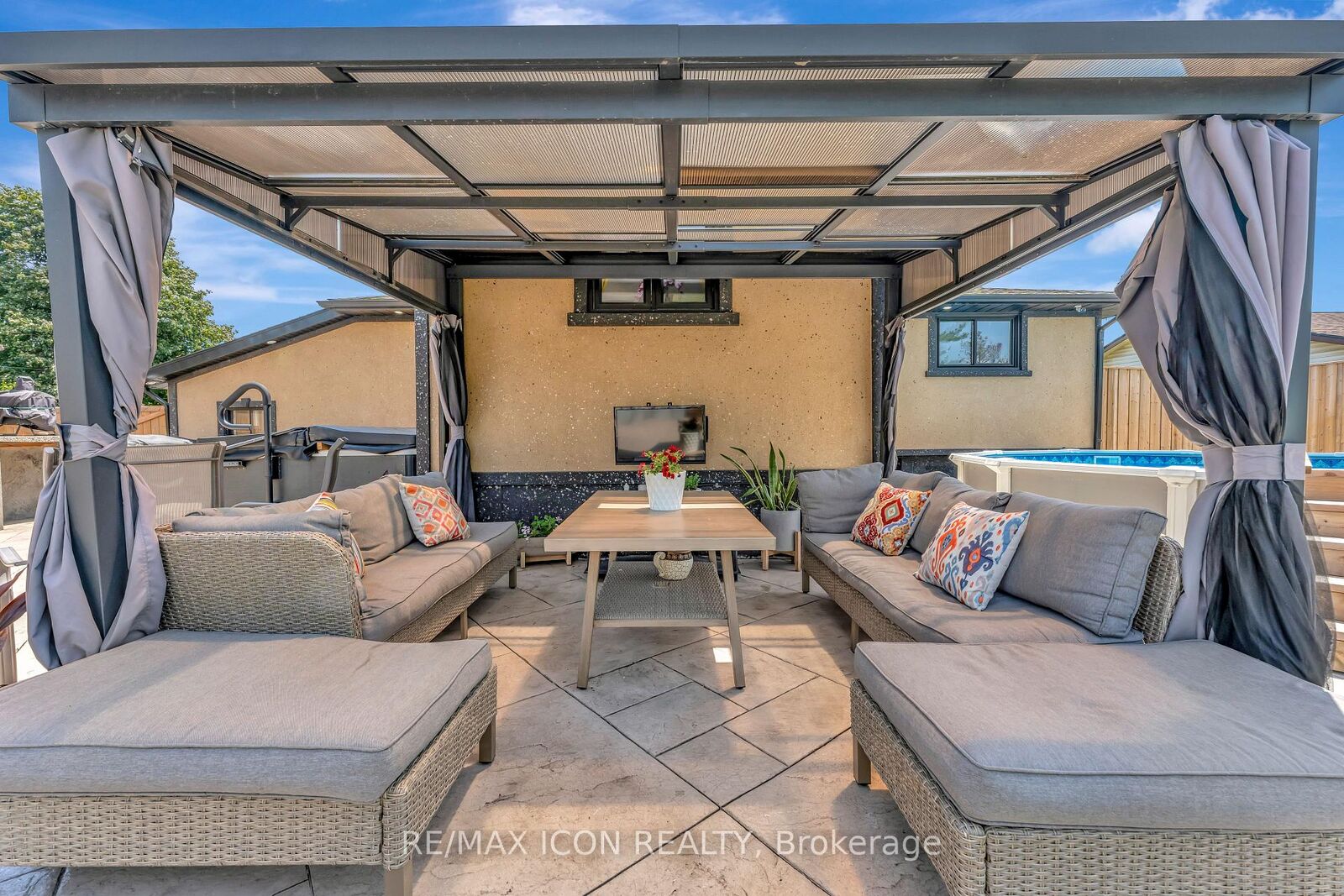 Property Photo:  192 Myers Road  ON N1R 7H1 