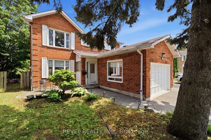 Property Photo:  13 Flowers Crescent  ON L1S 4B9 