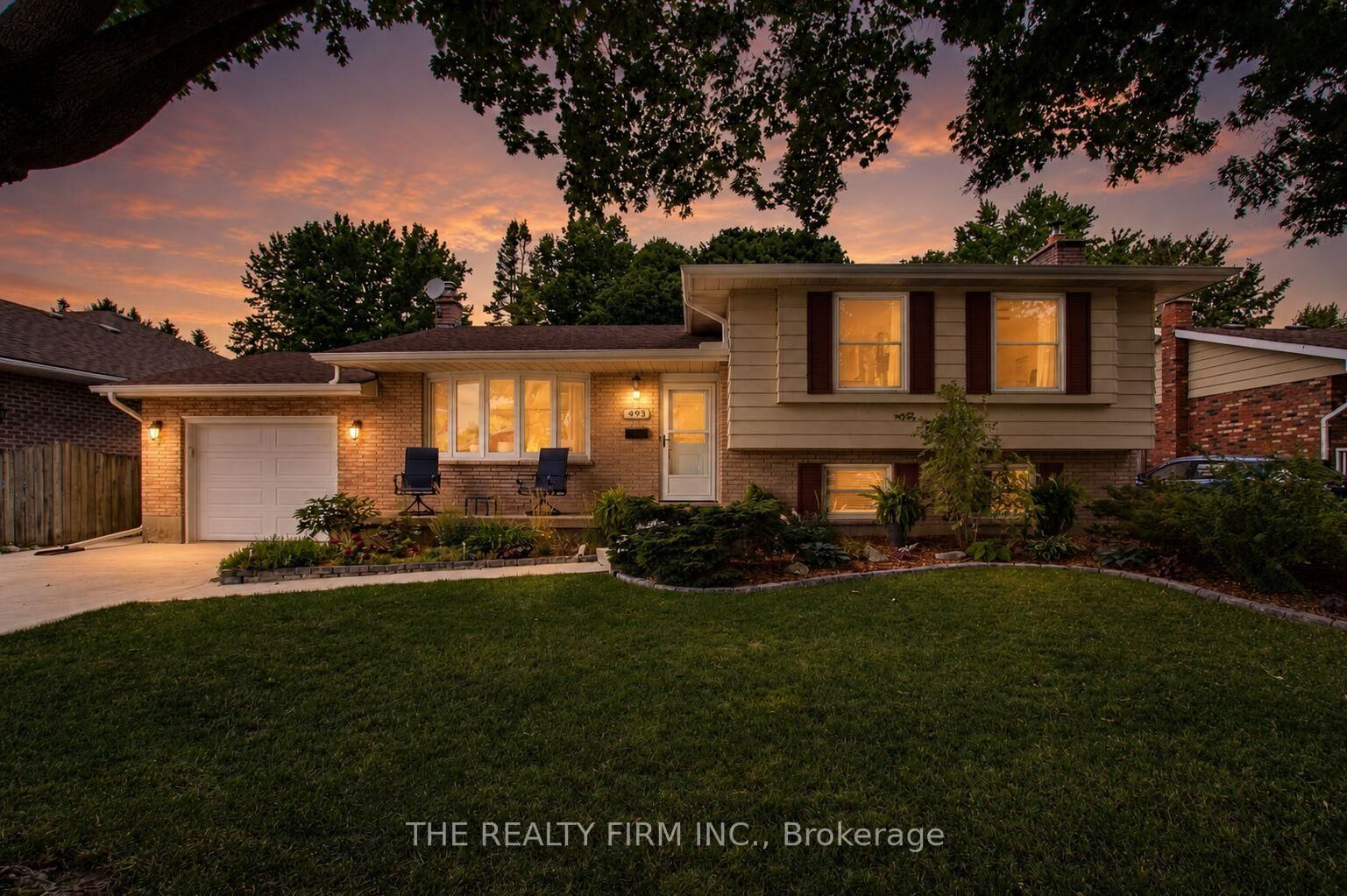 Property Photo:  493 Maple Street  ON N7G 3M9 