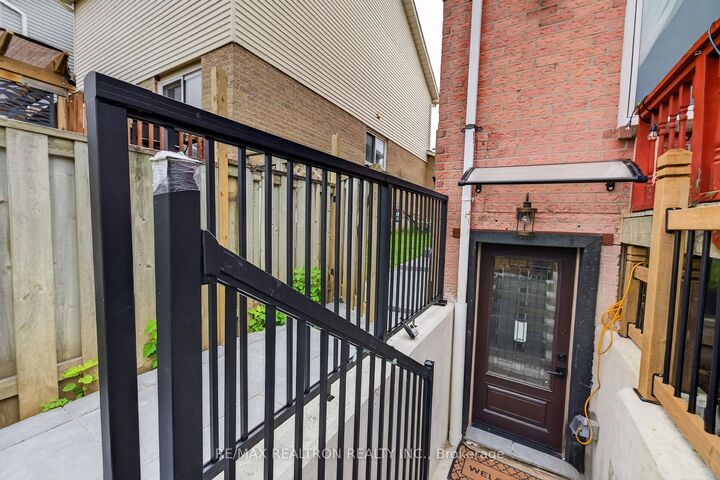 Property Photo:  40 Carr Drive  ON L1T 3E3 