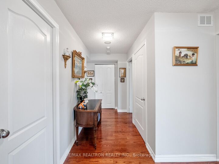 Property Photo:  265 Ridley Boulevard 309  ON M5M 4N8 