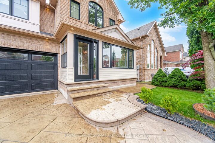 Property Photo: 3786 Swiftdale Drive ON L5M 6M5
