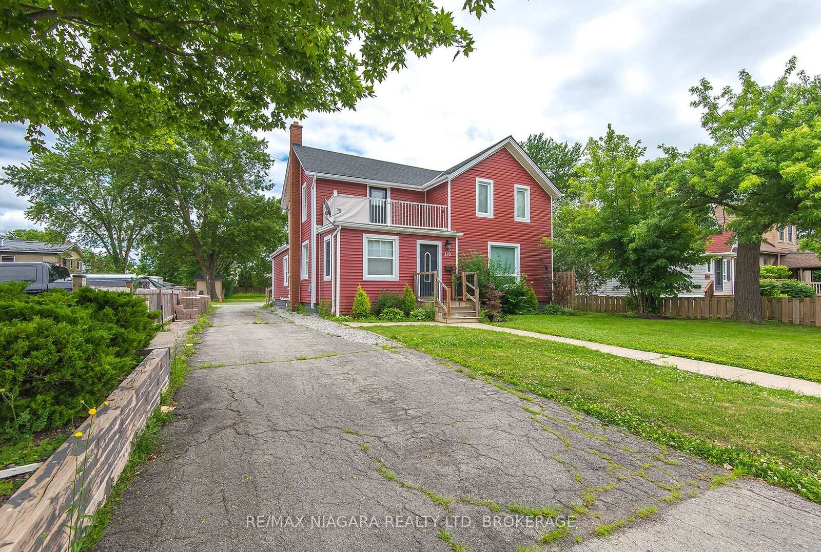 Property Photo: 170 Hellems Avenue E ON L3B 3B4