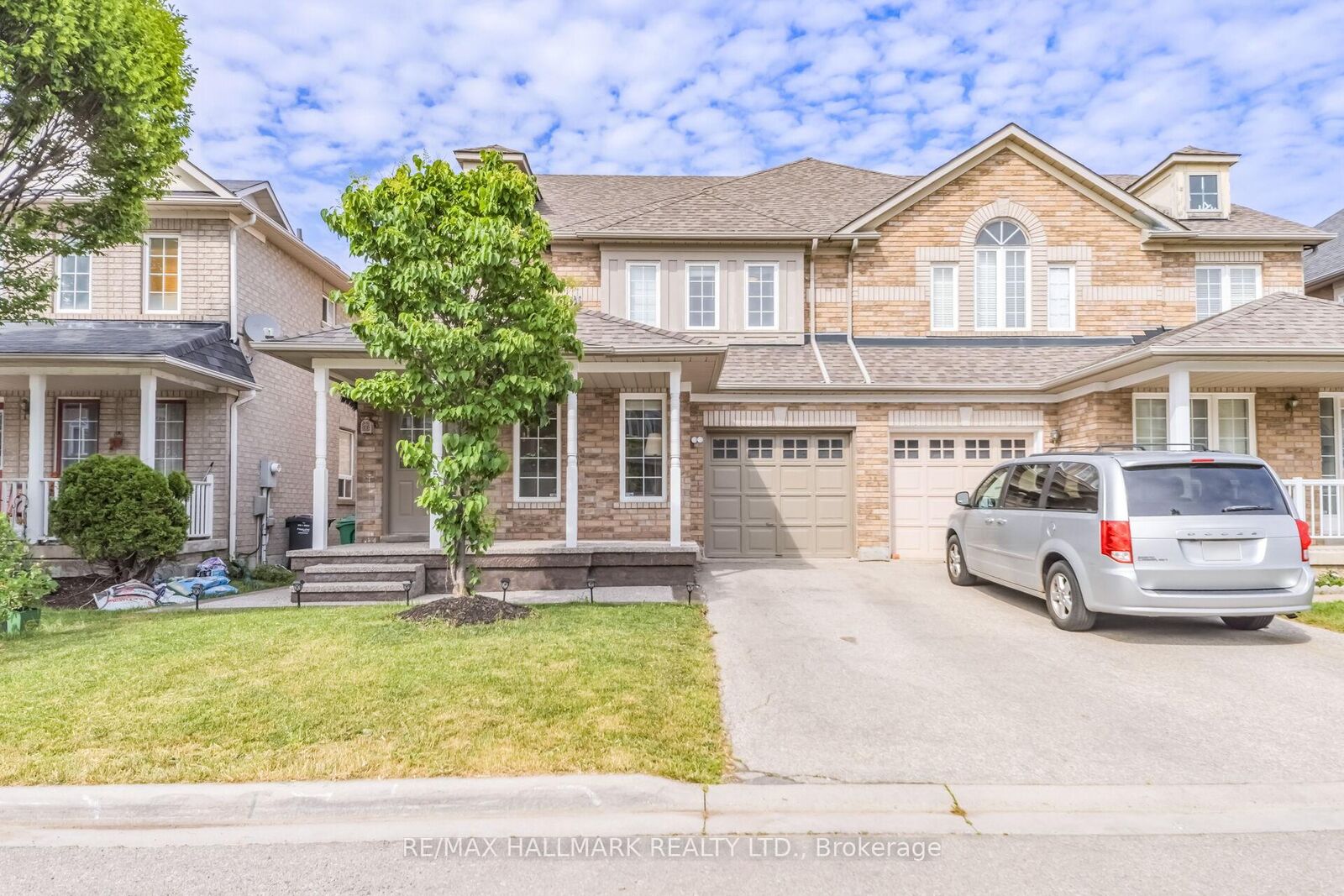 Property Photo:  5437 Rochelle Way  ON L5M 6N4 