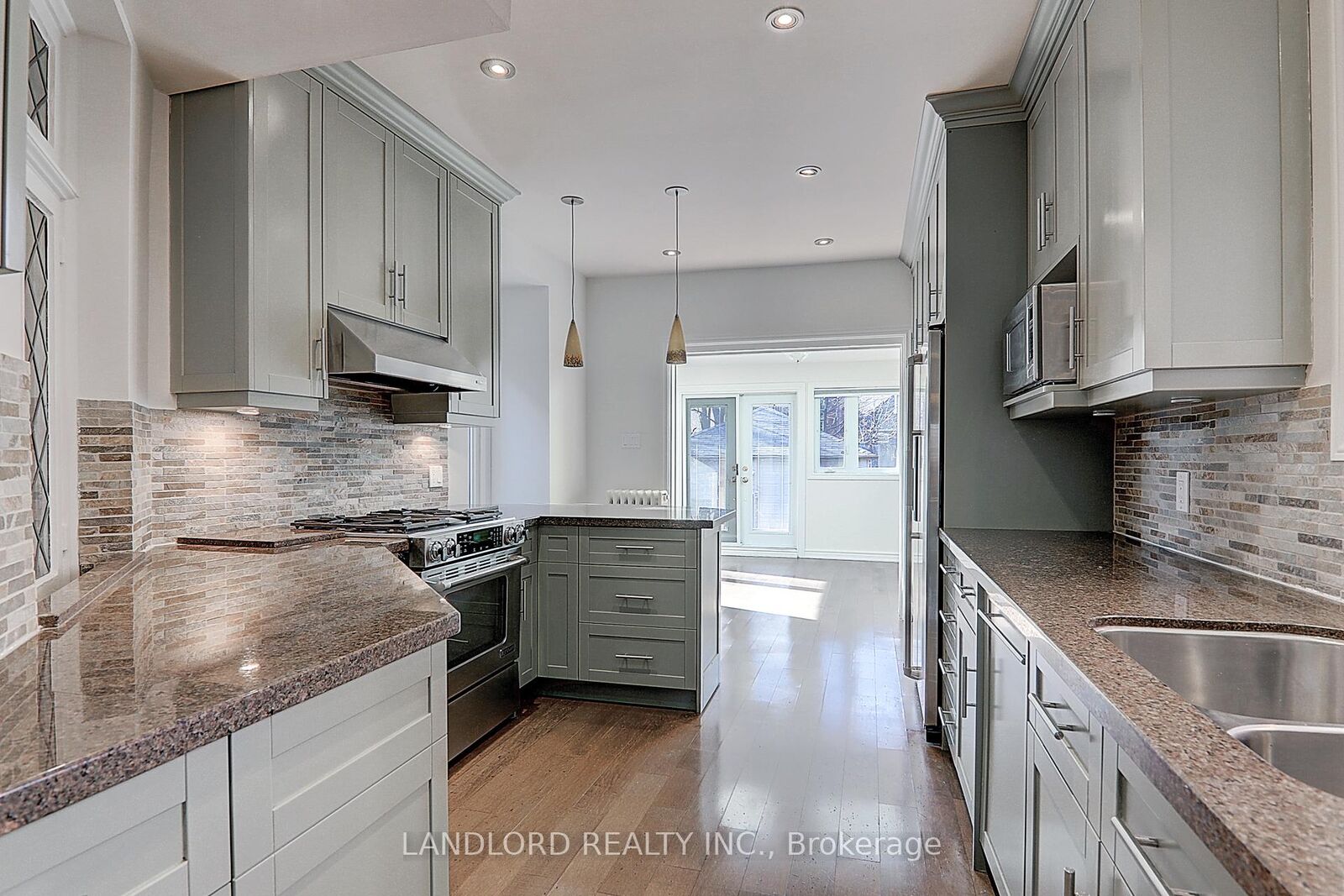 Property Photo:  138 Fallingbrook Road  ON M1N 2T6 