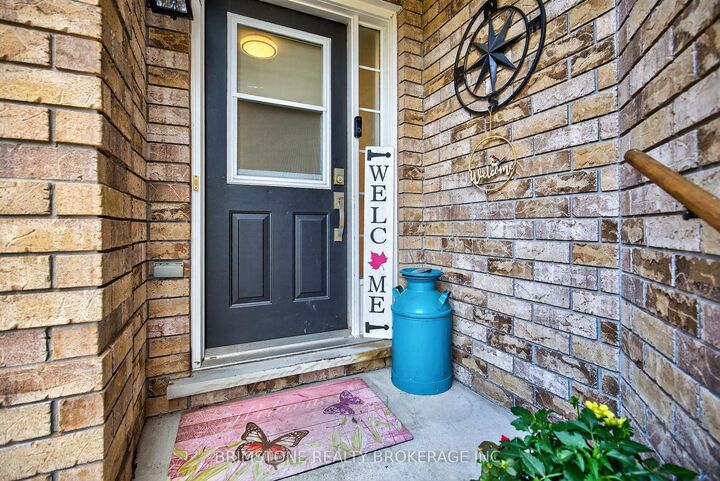 Property Photo: 116 Bird Street ON L4N 0W6