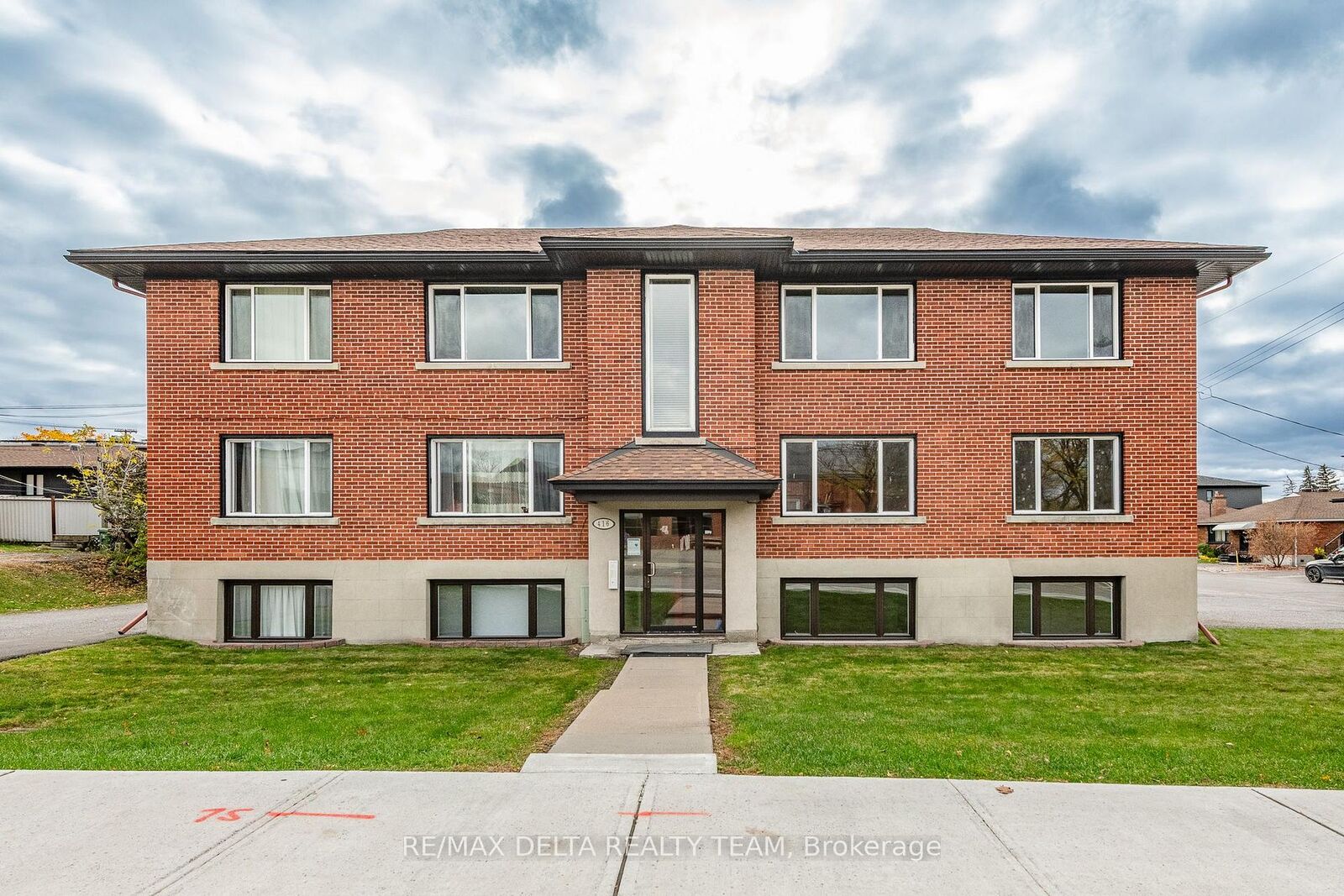 Property Photo:  416 Dovercourt Avenue 1  ON K2A 0T1 