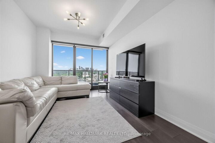 Property Photo:  33 Frederick Todd Way 902  ON M1S 2K2 