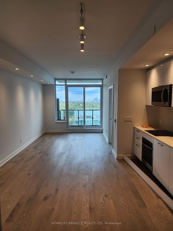 Property Photo:  1926 Lakeshore Boulevard W 2805  ON M6S 1A1 