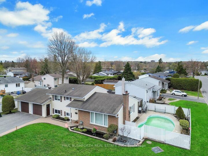 Property Photo:  2191 Bickerton Avenue  ON K1J 6Y1 