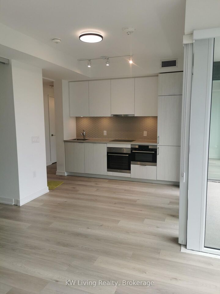 Property Photo:  158 Front Street E 821  ON M5A 0K9 