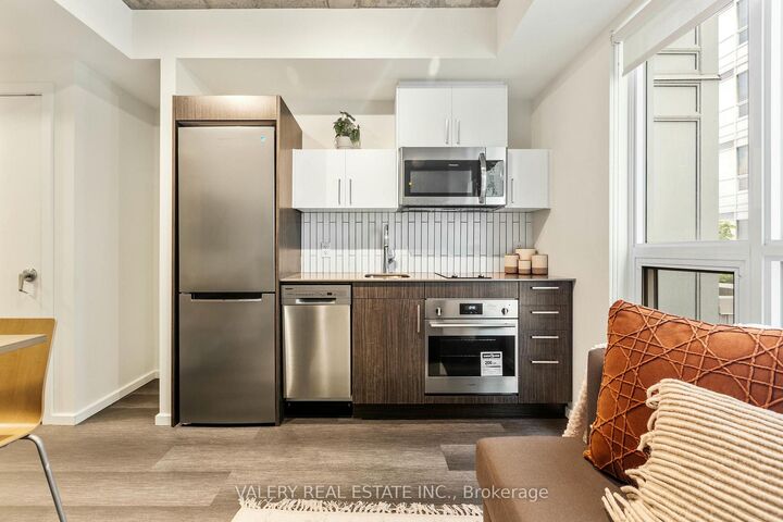 Property Photo: 256 Rideau Street R1002 ON K1N 5Y3