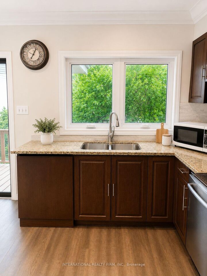 Property Photo:  36 Ridge Road  ON M3M 1C7 