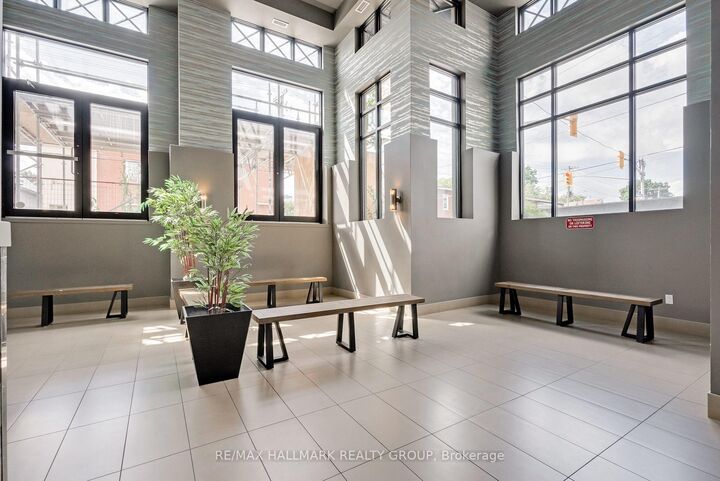 Property Photo: 429 Kent Street 105 ON K2P 1B5