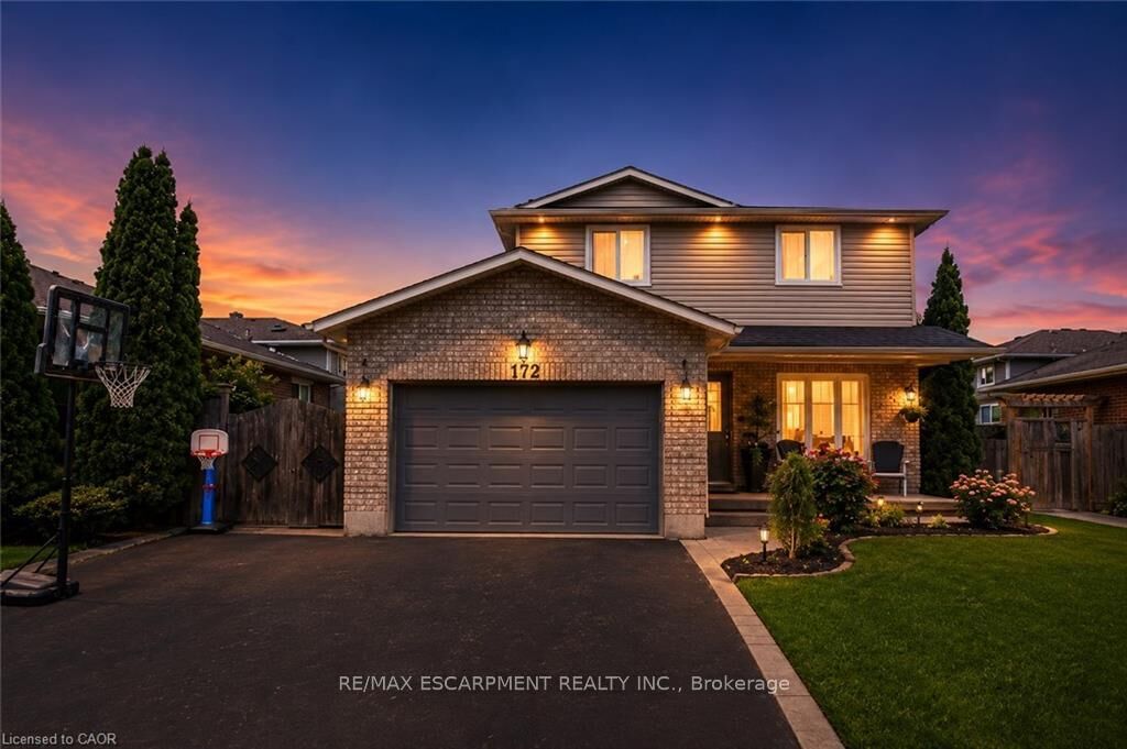 Property Photo:  172 Highland Road W  ON L8J 2S6 
