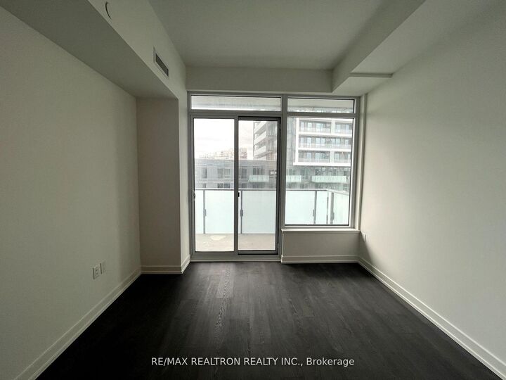 Property Photo:  7 Golden Lion Heights N1105  ON M2M 0C3 