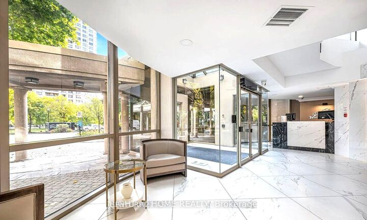 Property Photo: 45 Kingsbridge Garden Circle 2105 ON L5R 3K4