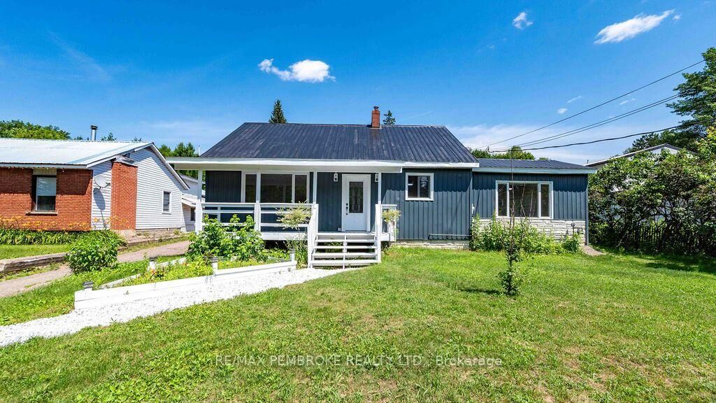 Property Photo:  32560 Highway Highway  ON K0J 1P0 